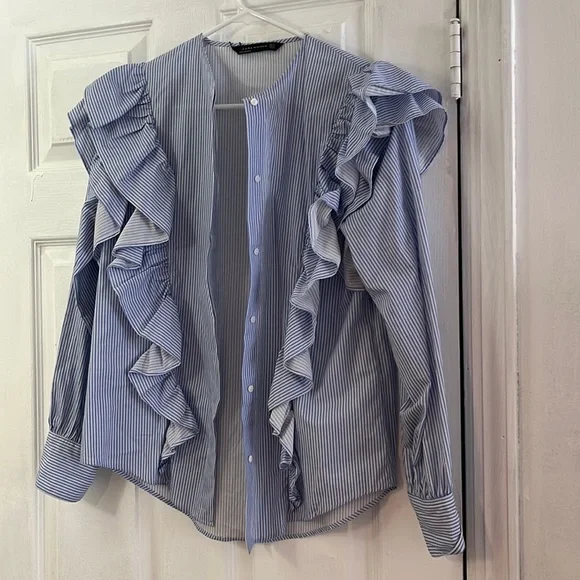 Zara Ruffel button down - Picture 2 of 6